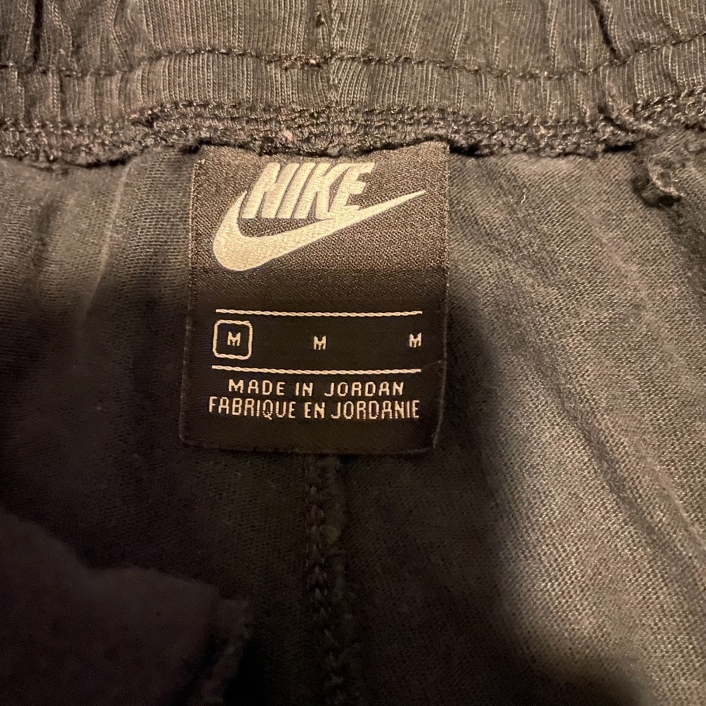 Nike medium black shorts
